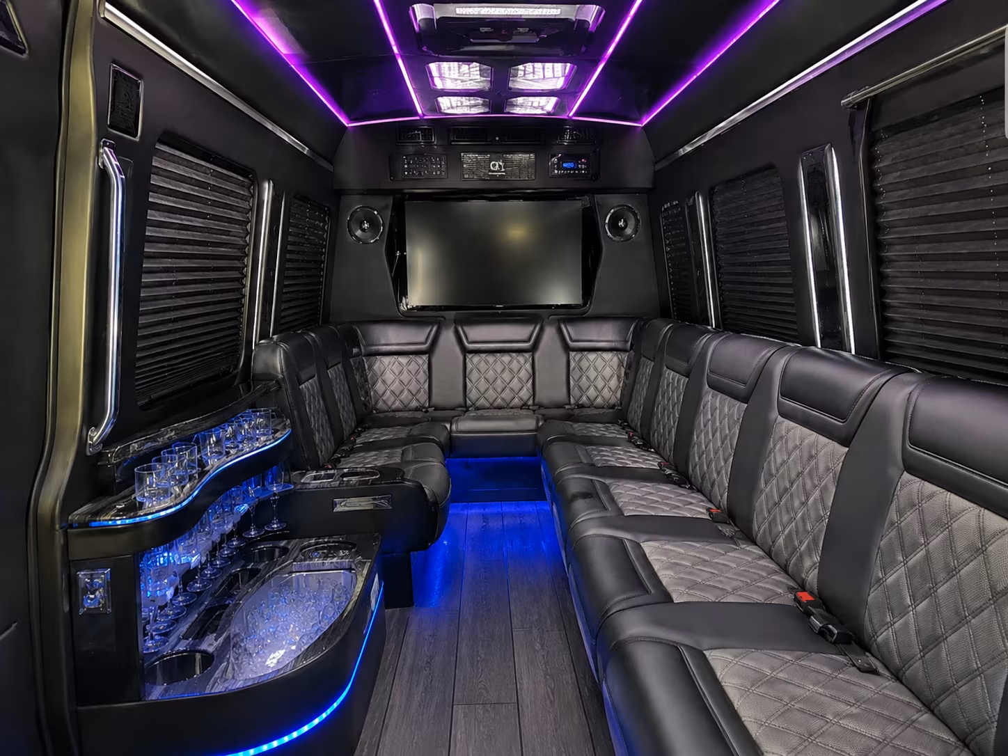 airport shuttle buses for plantation business travelers