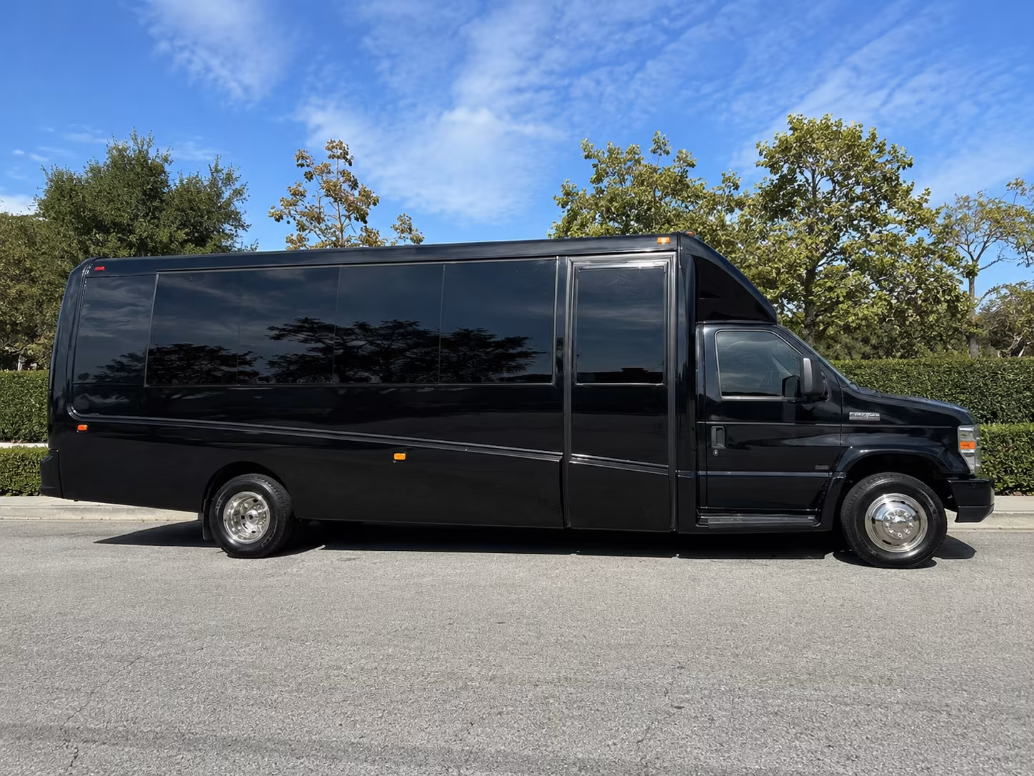 bus rentals for bands performers and touring groups in plantation
