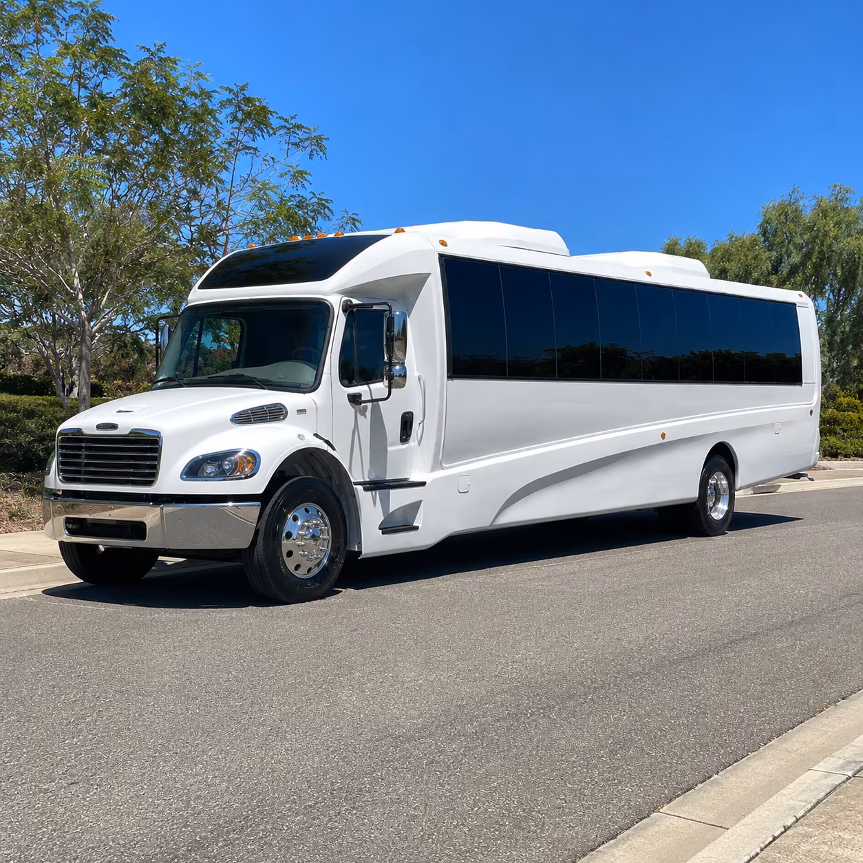 plantation 18 passenger minibus