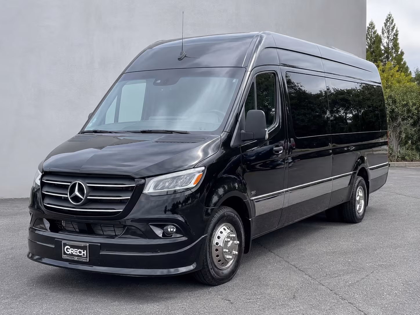 plantation sprinter van with driver