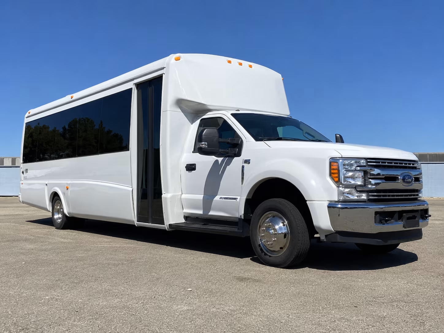 zoo and aquarium bus rentals for plantation students